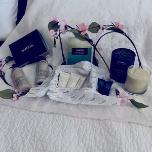 New in Box AVEDA Rosemary Mint Gift Set